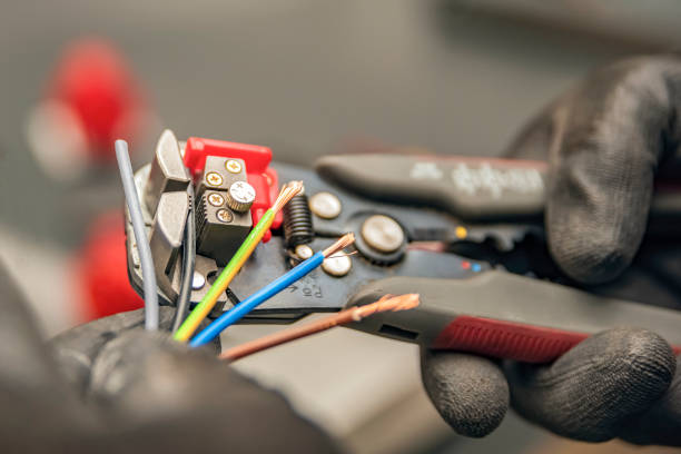 Best Circuit Breaker Repair  in Peculiar, MO